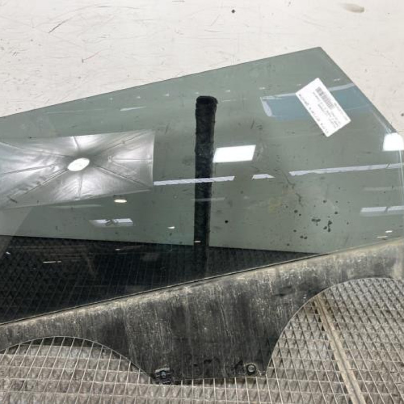 Vitre arriere gauche PEUGEOT 5008 2 Photo n°1