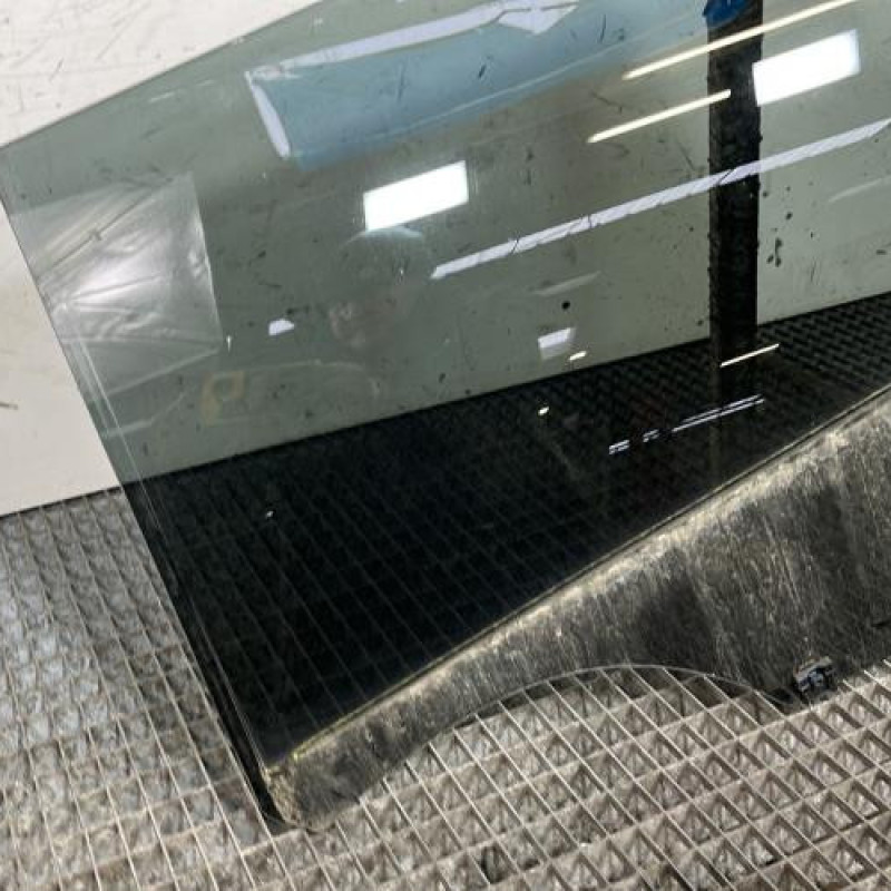 Vitre arriere gauche PEUGEOT 5008 2 Photo n°2