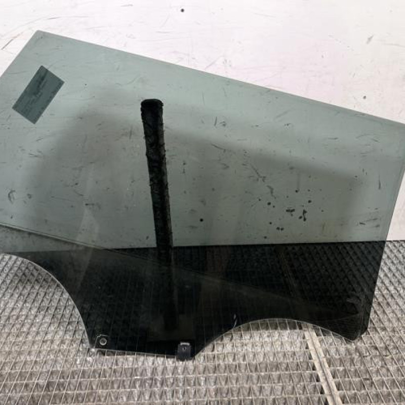 Vitre arriere gauche PEUGEOT 5008 2 Photo n°4