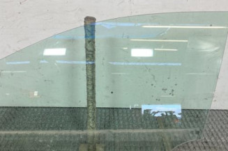 Vitre avant gauche PEUGEOT 5008 2 Photo n°1