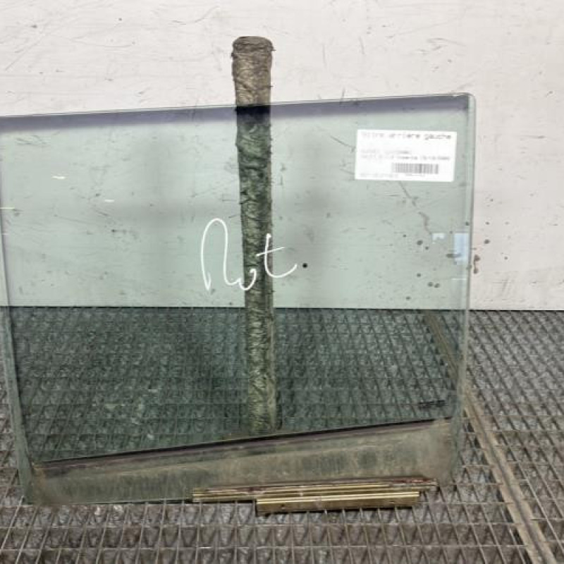 Vitre arriere gauche SUZUKI SWIFT 3 Photo n°1