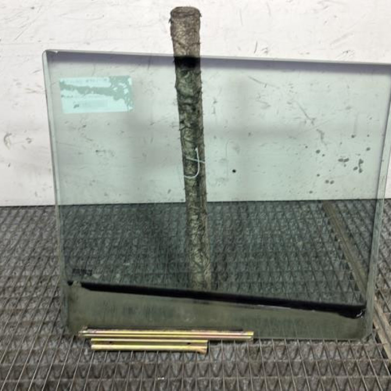 Vitre arriere gauche SUZUKI SWIFT 3 Photo n°4