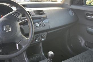 Vitre arriere gauche SUZUKI SWIFT 3