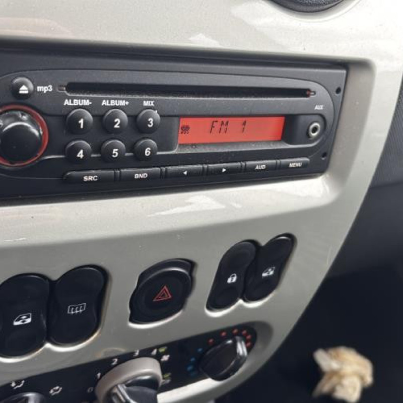 Optique avant principal gauche (feux)(phare) DACIA SANDERO 1 Photo n°19