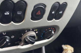 Optique avant principal gauche (feux)(phare) DACIA SANDERO 1