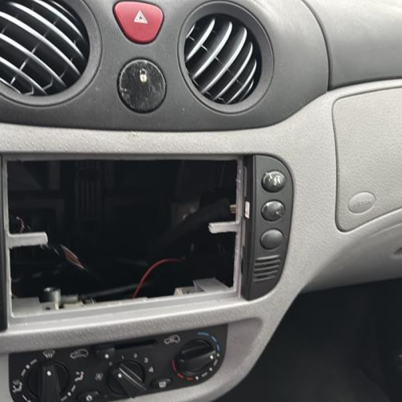 Calandre CITROEN C3 1 Photo n°14