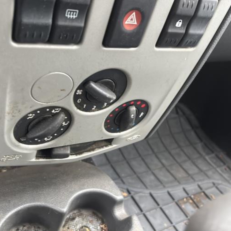 Feu arriere principal droit (feux) DACIA LOGAN 1 Photo n°20