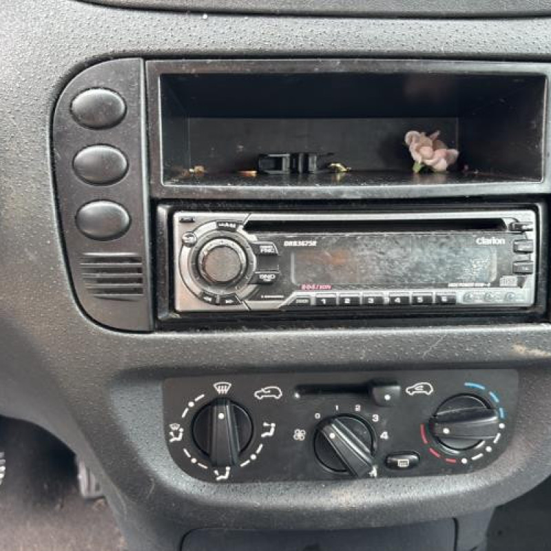 Custode arriere droit CITROEN C2 Photo n°14