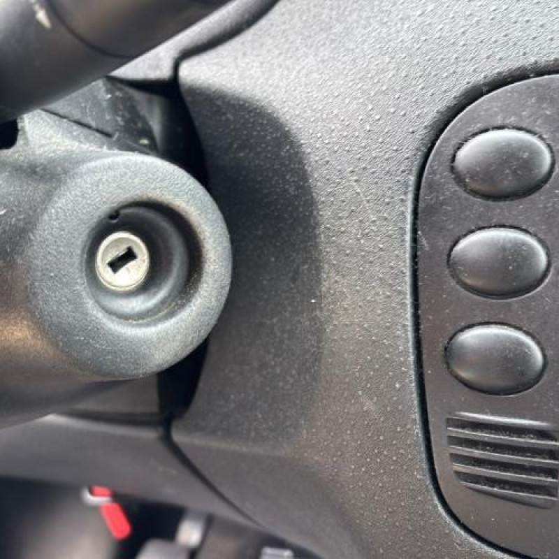 Custode arriere droit CITROEN C2 Photo n°17