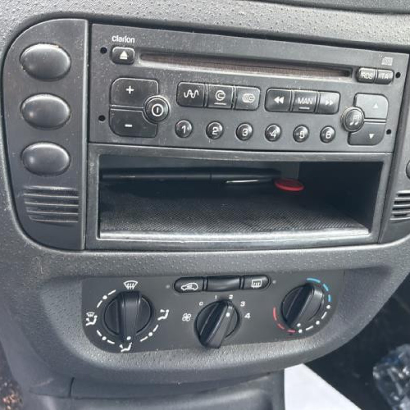 Custode arriere gauche CITROEN C2 Photo n°16