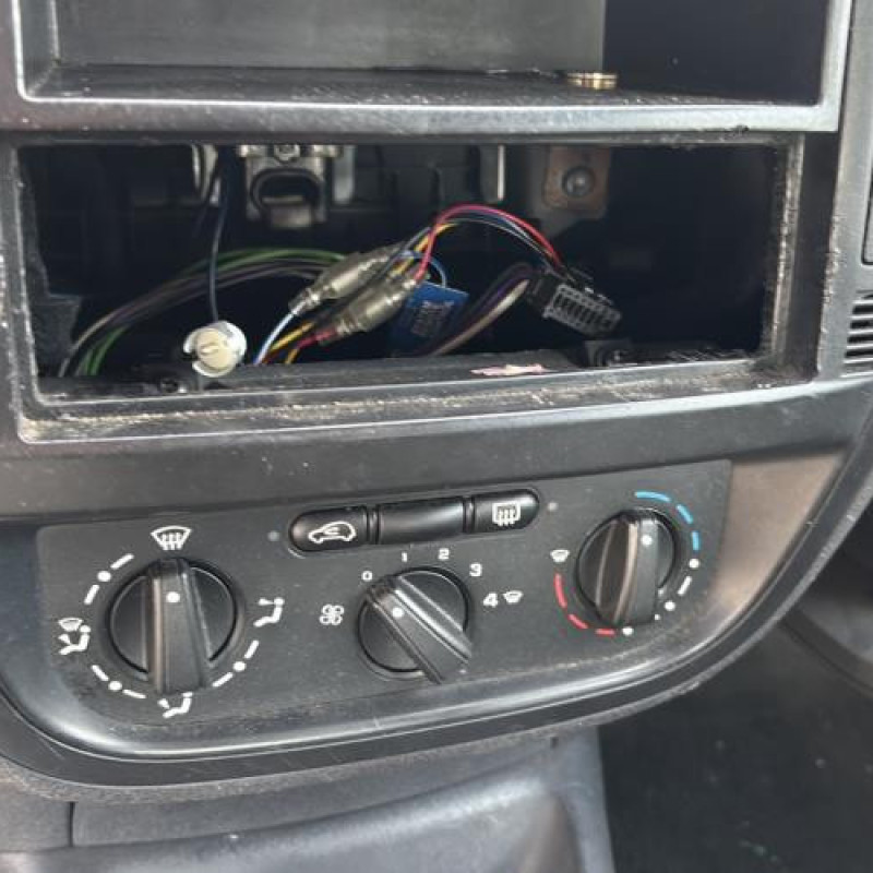 Custode arriere droit CITROEN C2 Photo n°14