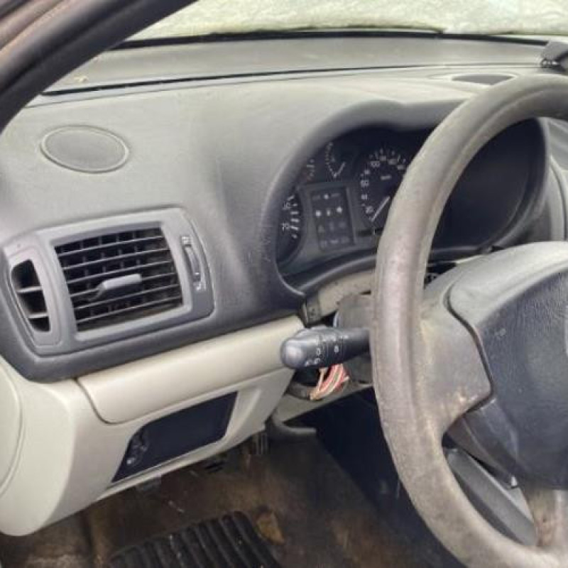 Custode arriere droit RENAULT CLIO 2 Photo n°7