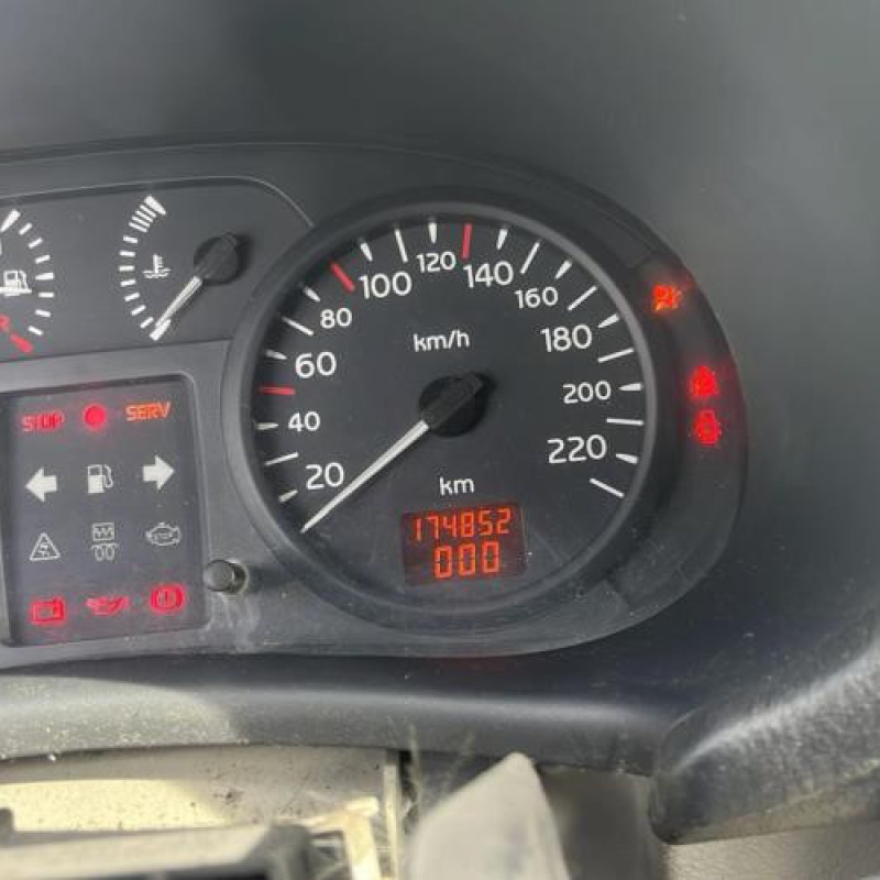 Custode arriere droit RENAULT CLIO 2 Photo n°8