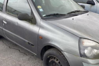 Custode arriere droit RENAULT CLIO 2