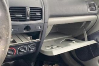 Custode arriere droit RENAULT CLIO 2