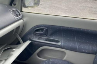 Custode arriere gauche RENAULT CLIO 2