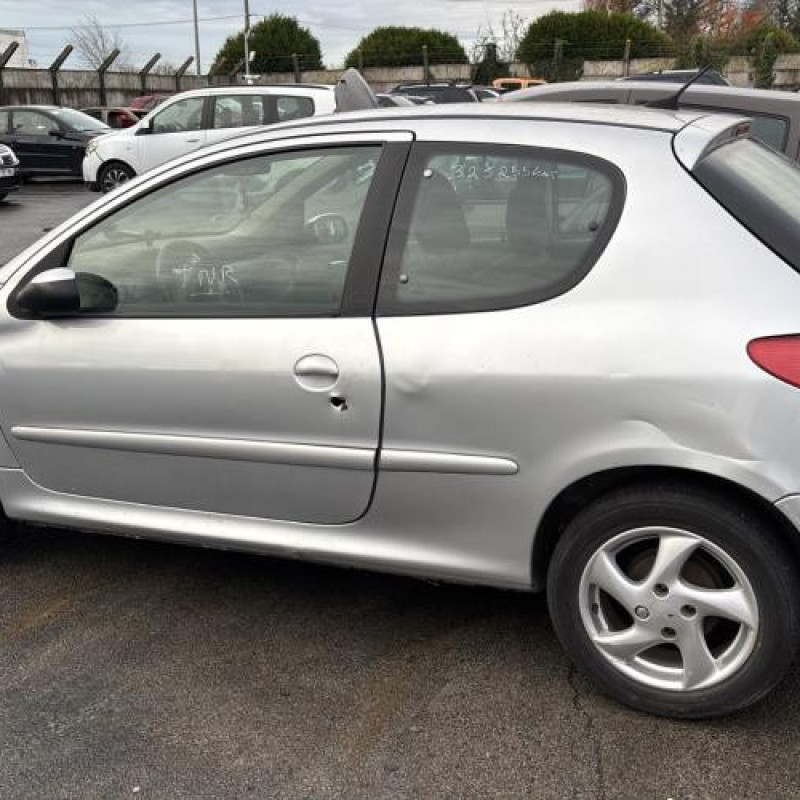 Face avant PEUGEOT 206 Photo n°6