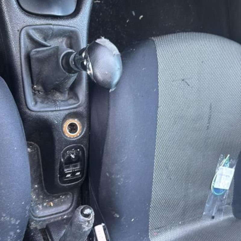 Levier de vitesses PEUGEOT 206 Photo n°18