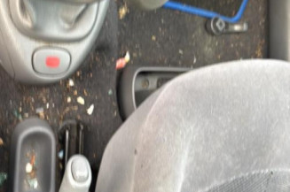 Custode arriere gauche RENAULT CLIO 2