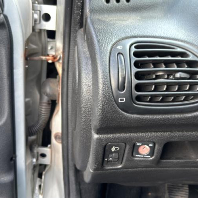 Levier de vitesses PEUGEOT 206 Photo n°16