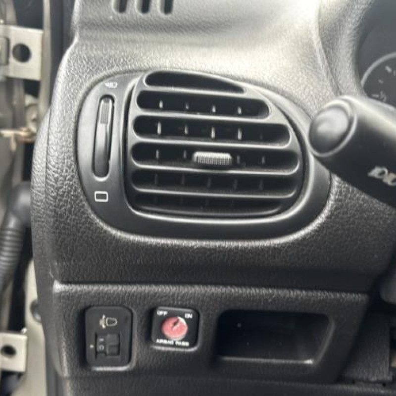 Face avant PEUGEOT 206 Photo n°20