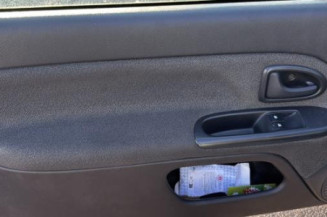 Custode arriere gauche RENAULT CLIO 2