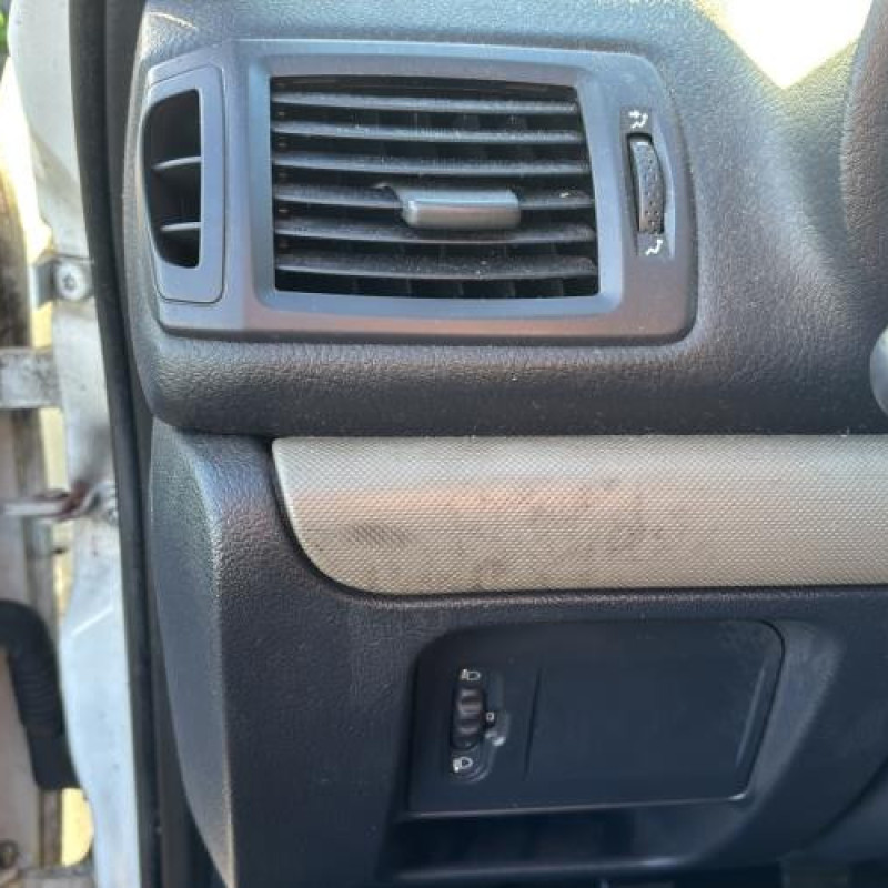 Custode arriere gauche RENAULT CLIO 2 Photo n°15