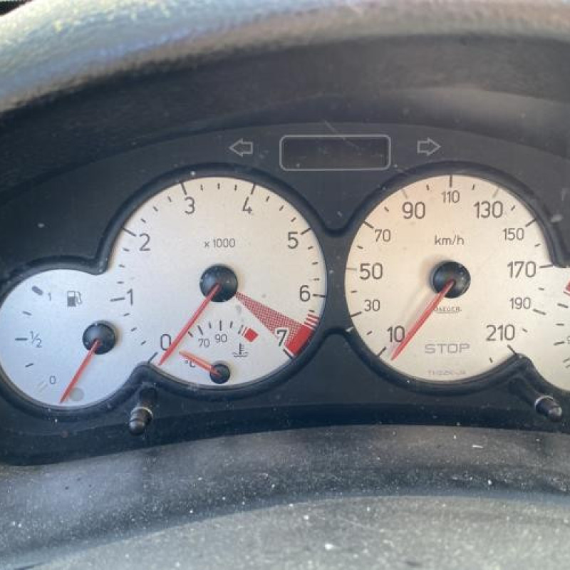 Compteur PEUGEOT 206 Photo n°17