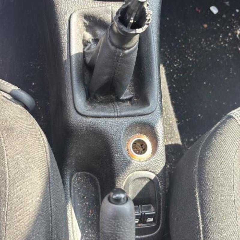 Levier de vitesses PEUGEOT 206 Photo n°16