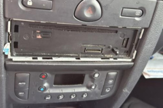 Custode arriere droit RENAULT CLIO 2