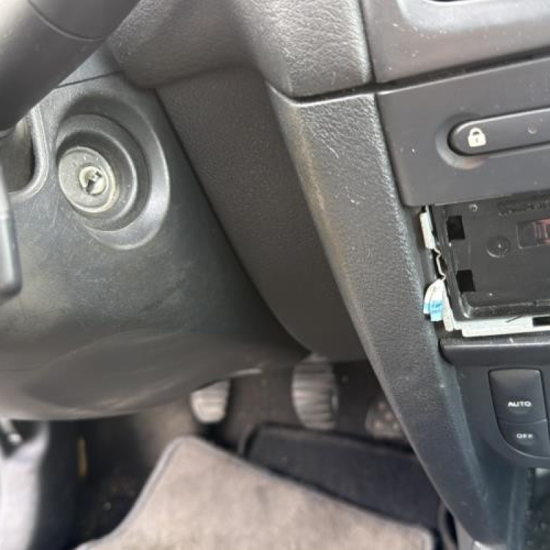 Custode arriere gauche RENAULT CLIO 2 Photo n°17