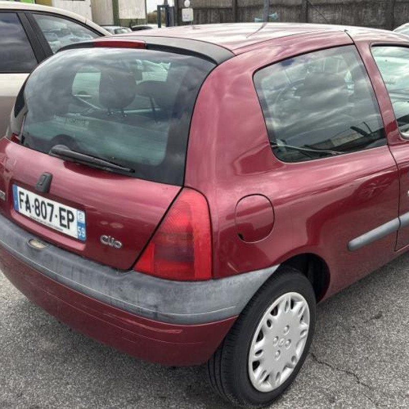Custode arriere droit RENAULT CLIO 2 Photo n°6