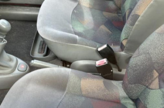 Custode arriere gauche RENAULT CLIO 2 Photo n°1