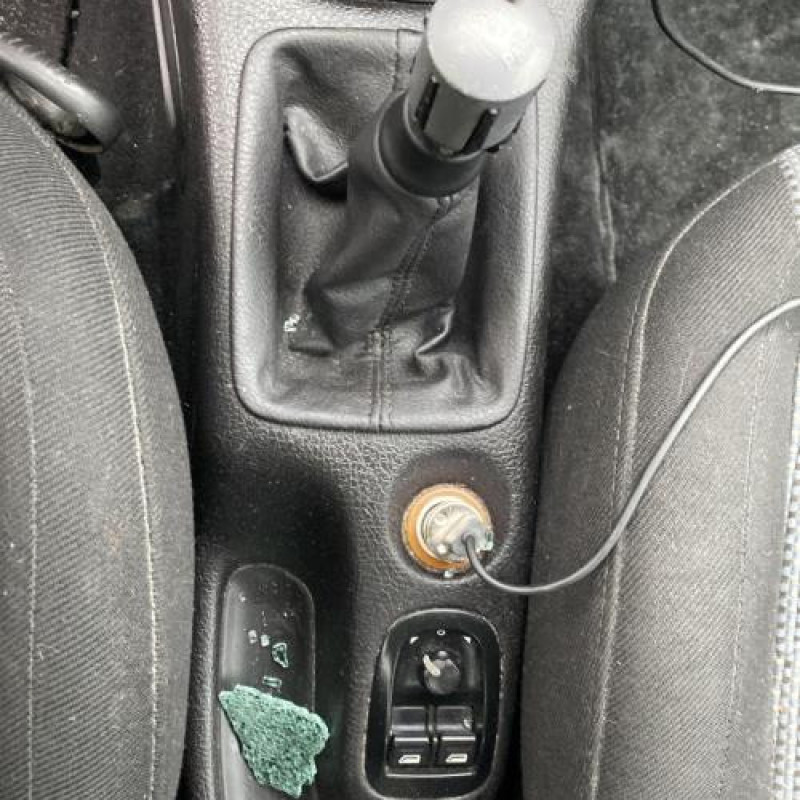 Levier de vitesses PEUGEOT 206 Photo n°16
