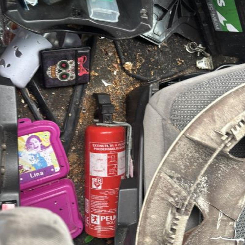 Aile arriere gauche PEUGEOT 807 Photo n°18