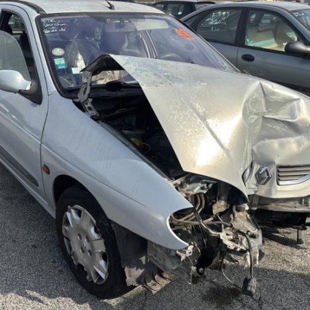 Feu arriere stop central RENAULT MEGANE 1