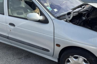 Feu arriere stop central RENAULT MEGANE 1