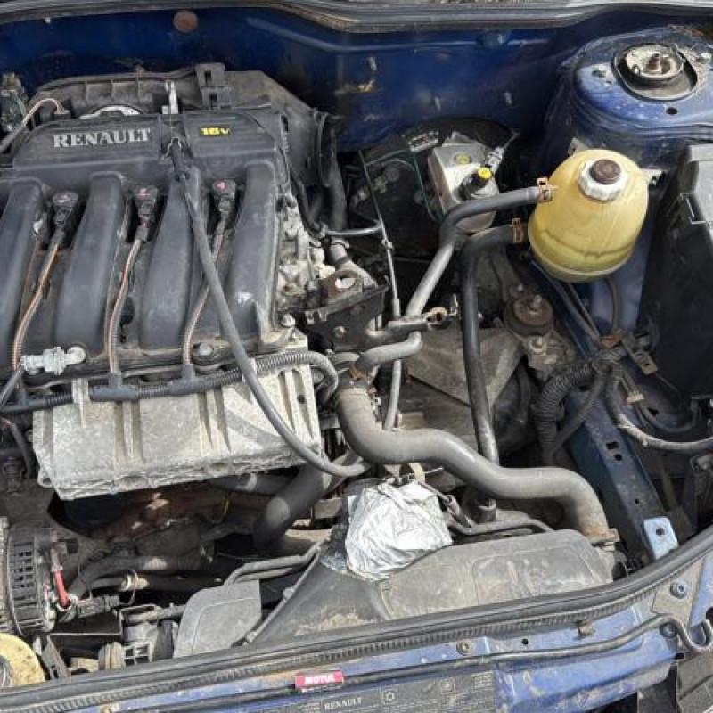 Compteur RENAULT MEGANE 1 Photo n°11