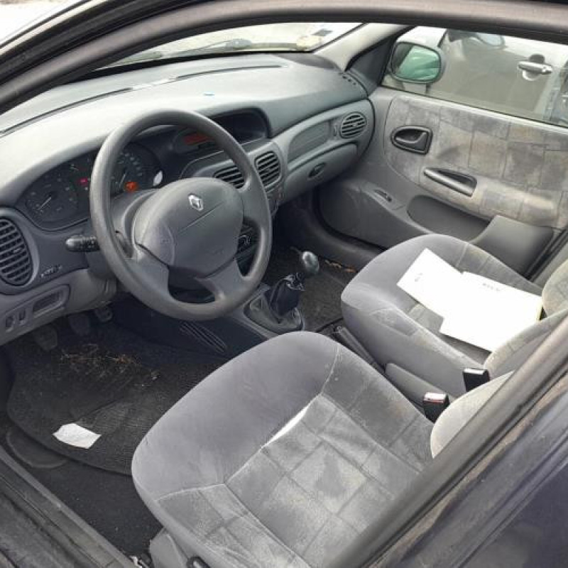 Compteur RENAULT MEGANE 1 Photo n°9