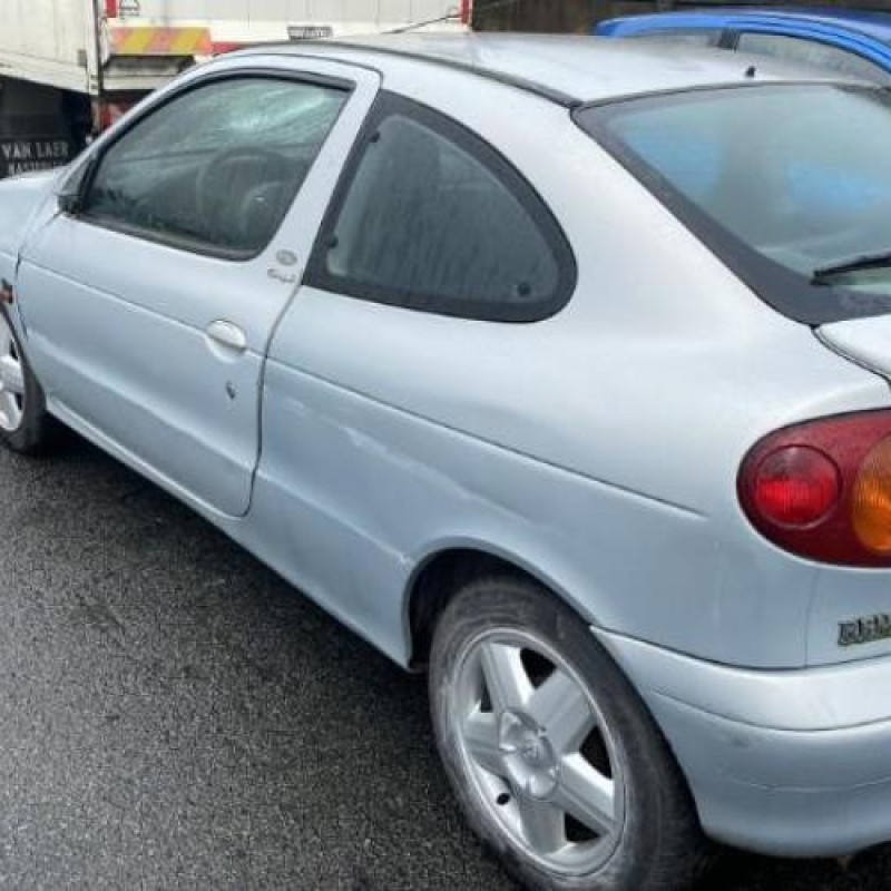 Compteur RENAULT MEGANE 1 Photo n°18