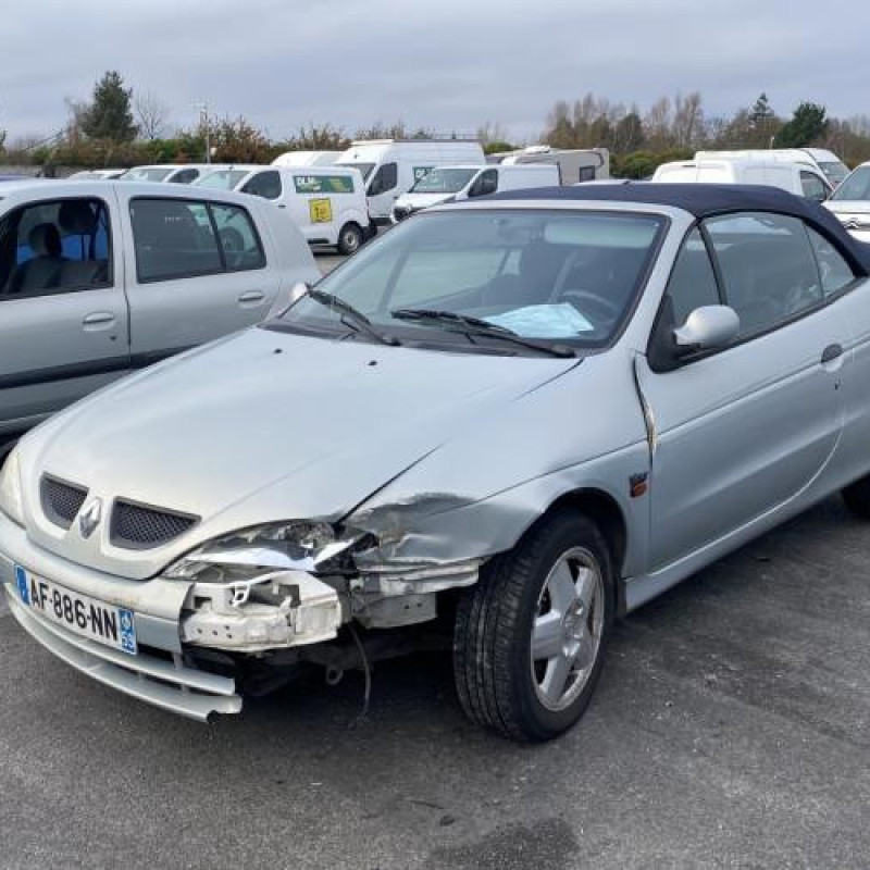 Compteur RENAULT MEGANE 1 Photo n°1