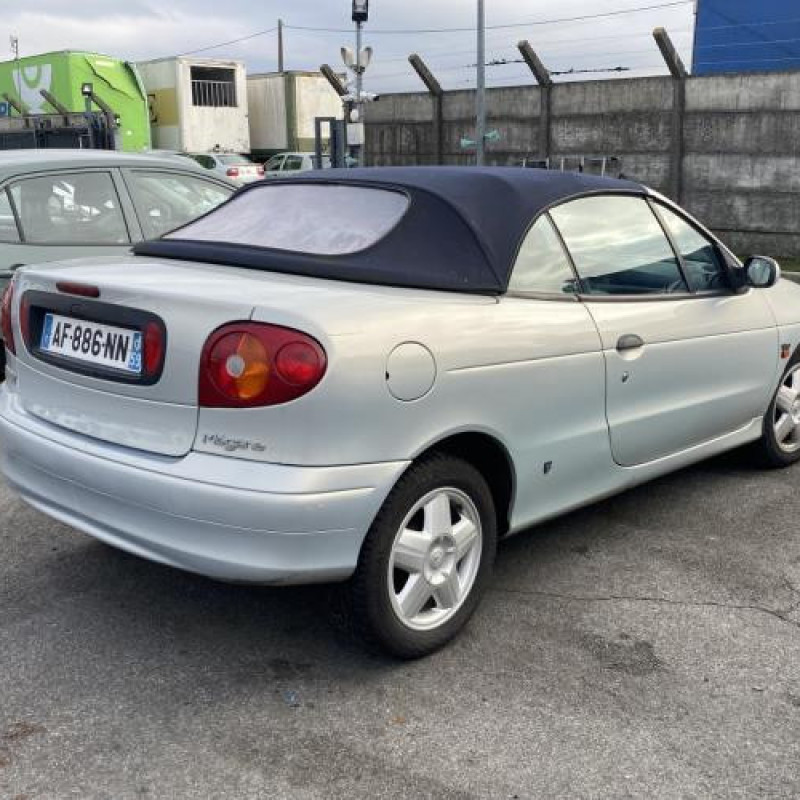 Compteur RENAULT MEGANE 1 Photo n°3