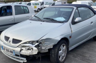 Reservoir essence RENAULT MEGANE 1 Photo n°1