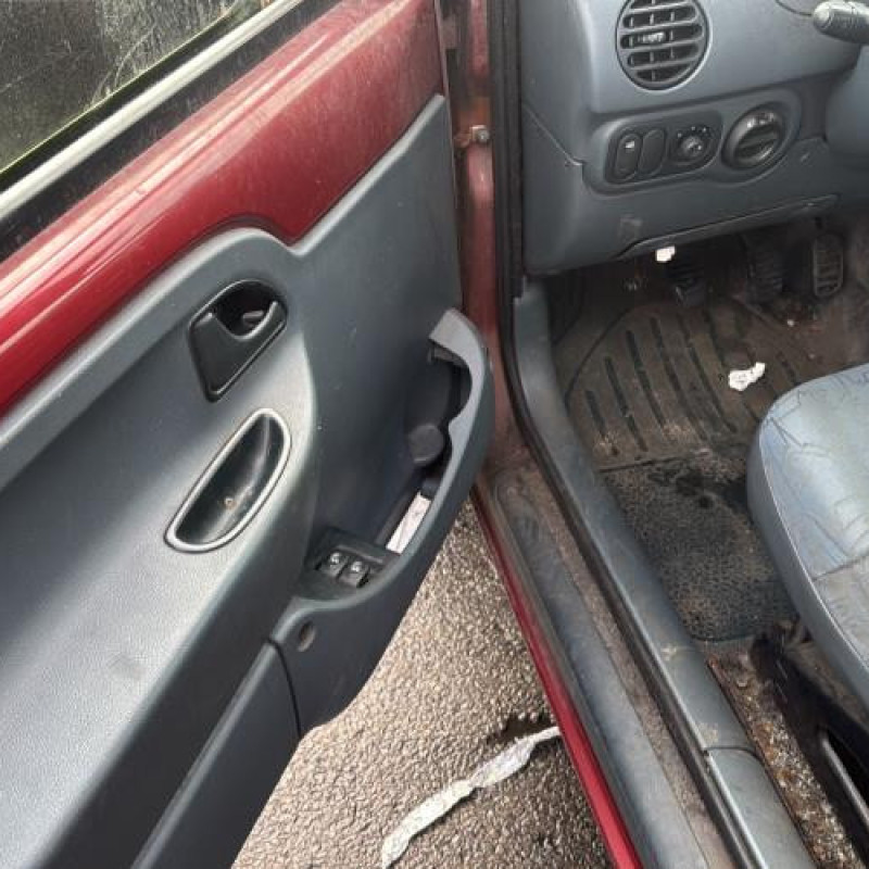 Etrier avant gauche (freinage) RENAULT KANGOO 1 Photo n°9