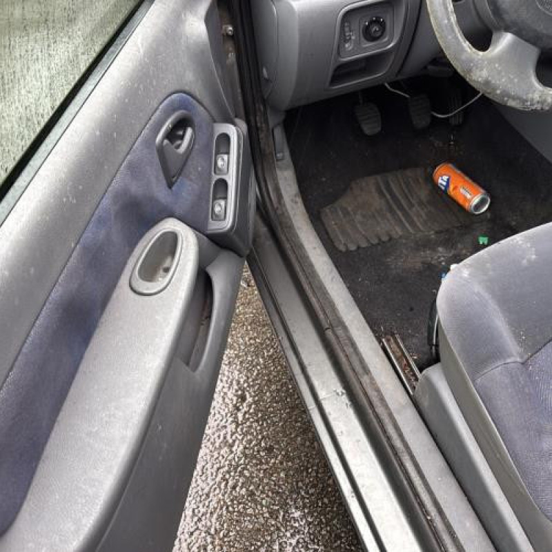 Tambour arriere droit RENAULT CLIO 2 Photo n°9