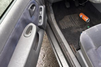 Tambour arriere gauche RENAULT CLIO 2