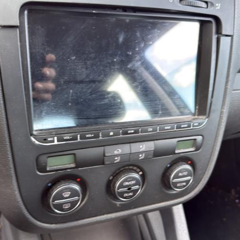 Reservoir essence VOLKSWAGEN GOLF 5 Photo n°18