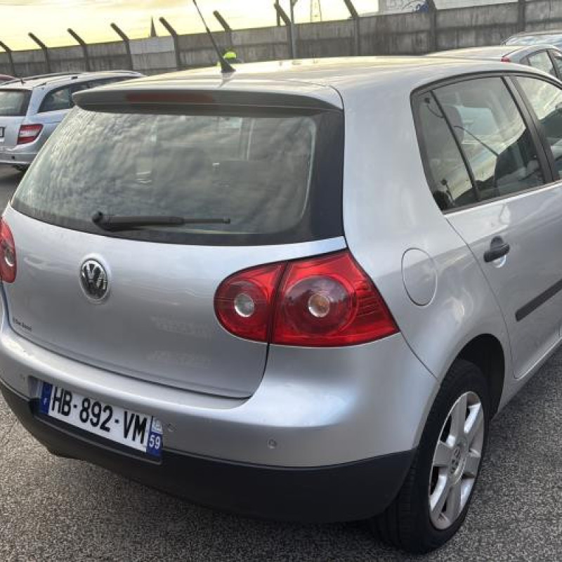 Reservoir essence VOLKSWAGEN GOLF 5 Photo n°3