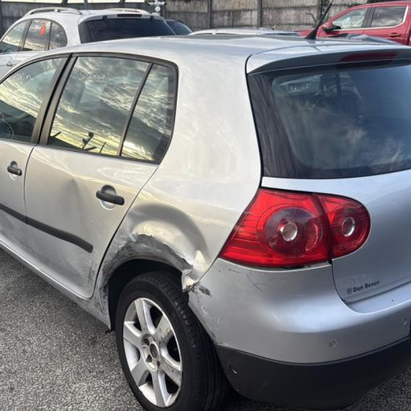 Reservoir essence VOLKSWAGEN GOLF 5 Photo n°4