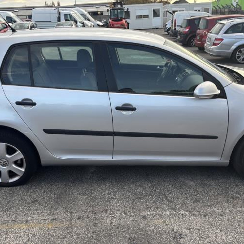 Reservoir essence VOLKSWAGEN GOLF 5 Photo n°7